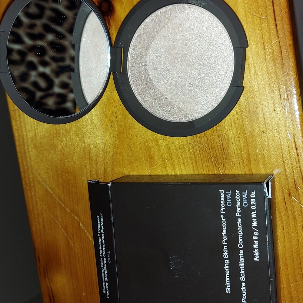 Becca Shimmering Skin Perfector Opal